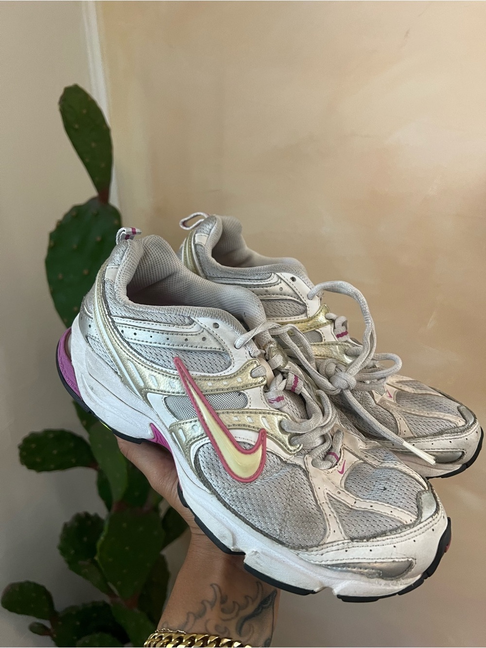 Vintage Nike Air Women’s White and Pink Running Sneakers